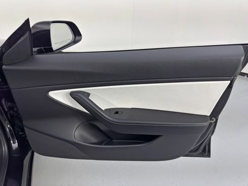 Used 2021 Tesla Model 3 Standard Range Plus image 45