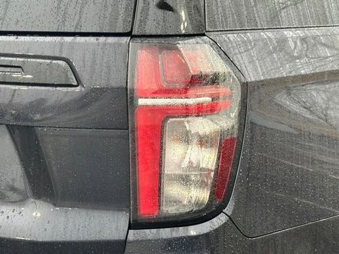 Used 2024 Chevrolet Suburban Z71 w/ Luxury Package image 16