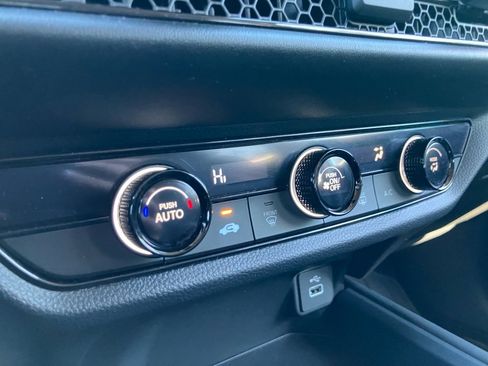 Certified 2025 Honda HR-V LX image 22