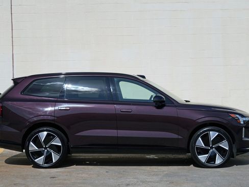 Used 2025 Volvo EX90 Ultra AWD/4WD image 54