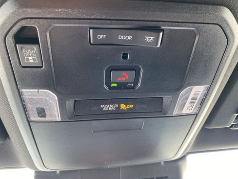 Used 2025 Toyota Tacoma TRD Sport image 21