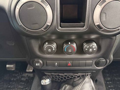 Used 2015 Jeep Wrangler Unlimited Sport image 28