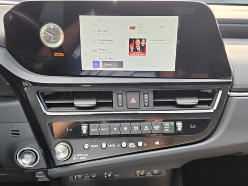 Certified 2024 Lexus ES 350 w/ Premium Package FWD image 20