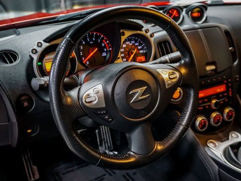 Used 2010 Nissan 370Z Touring image 11