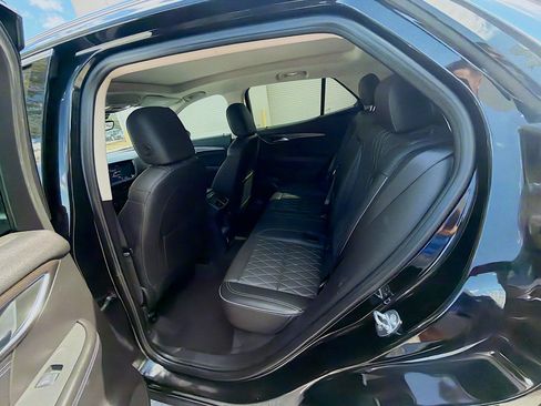 Used 2023 Buick Envision Avenir FWD image 24