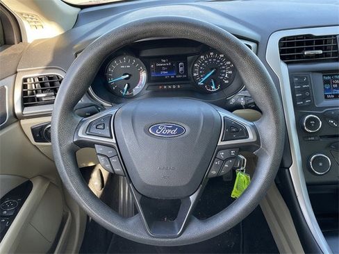 Used 2014 Ford Fusion SE image 12