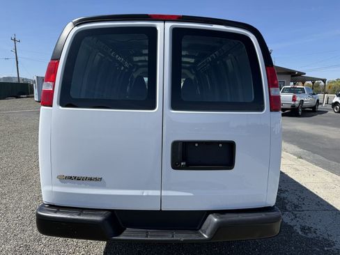 Used 2022 Chevrolet Express 2500 Extended w/ Driver Convenience Package image 7