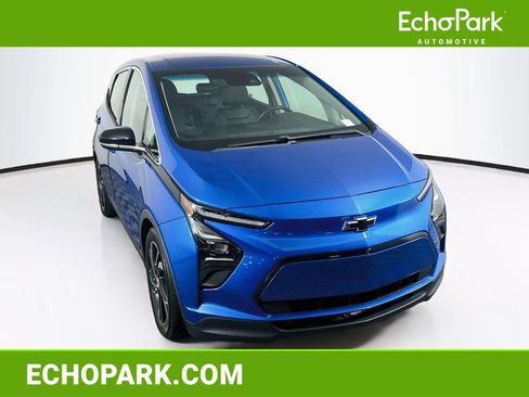 Used 2022 Chevrolet Bolt LT w/ Infotainment Package FWD image 1