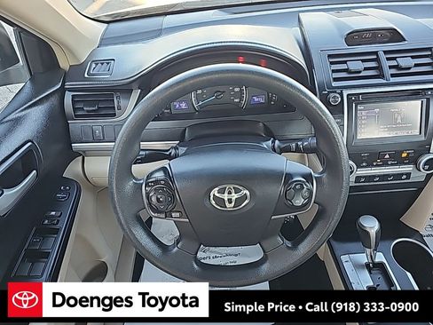 Used 2014 Toyota Camry LE image 15