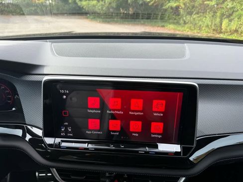 New 2026 Volkswagen Atlas Cross Sport SEL R-Line image 22