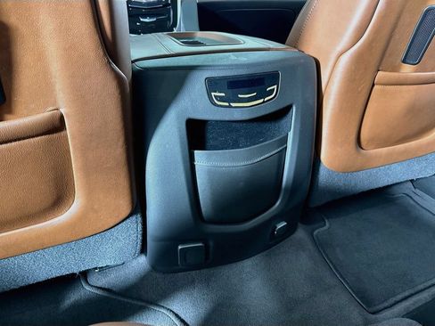Used 2020 Cadillac Escalade Luxury RWD image 18