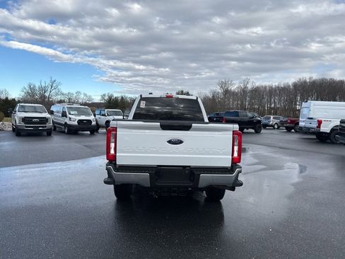 Used 2024 Ford F250 XLT image 5