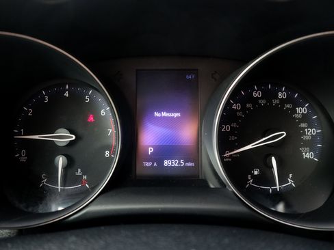 Used 2018 Toyota C-HR XLE FWD image 21