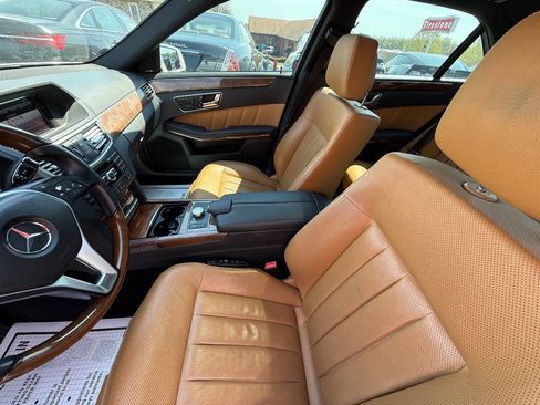 Used 2013 Mercedes-Benz E 550 4MATIC Sedan image 10