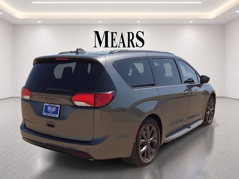 Used 2020 Chrysler Pacifica Touring w/ S Appearance Package FWD image 5