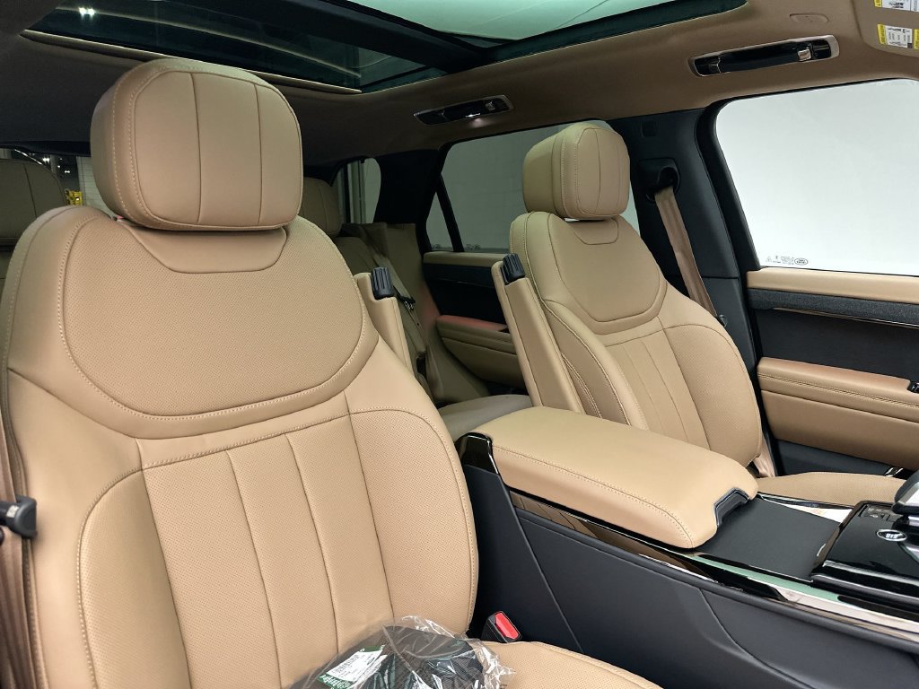 New 2025 Land Rover Range Rover Sport SE AWD/4WD image 5