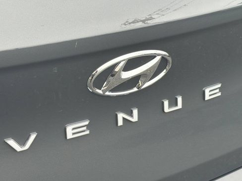 Used 2026 Hyundai Venue SEL FWD image 28
