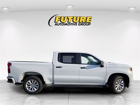 Used 2024 Chevrolet Silverado 1500 Custom image 3
