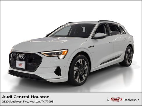 Used 2022 Audi e-tron Premium w/ Convenience Plus Package image 1