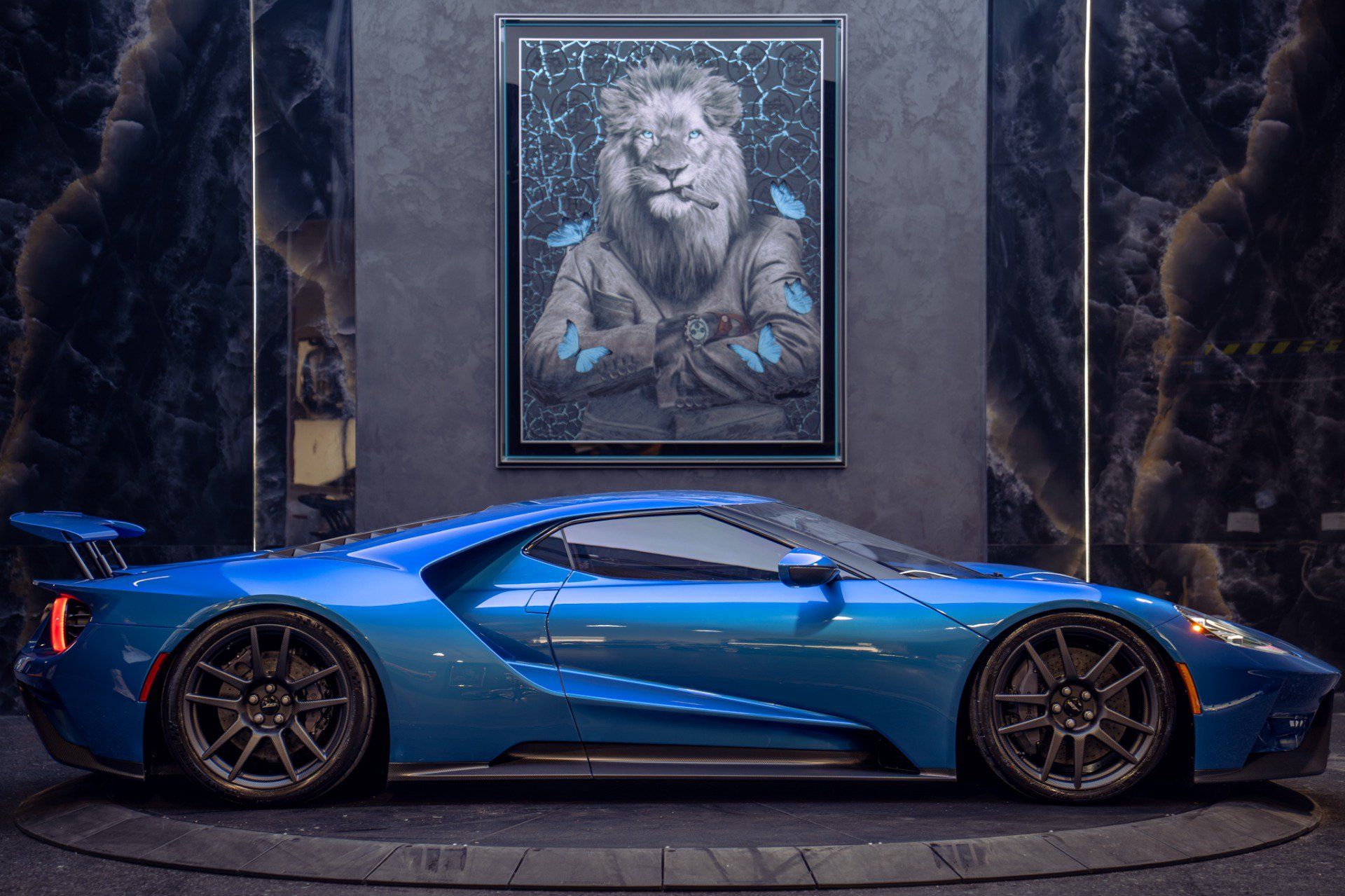 Used 2021 Ford GT RWD image 8