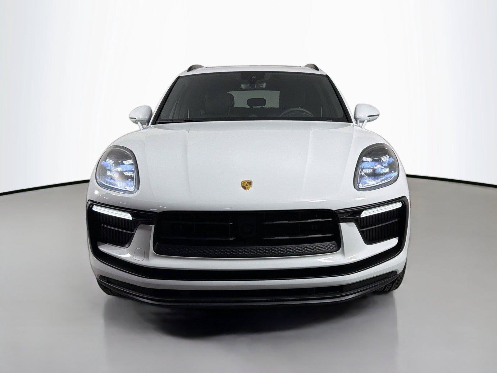 Certified 2025 Porsche Macan S AWD/4WD image 10