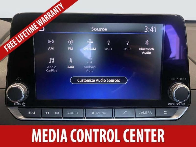 Used 2025 Nissan Altima 2.5 SV FWD image 12
