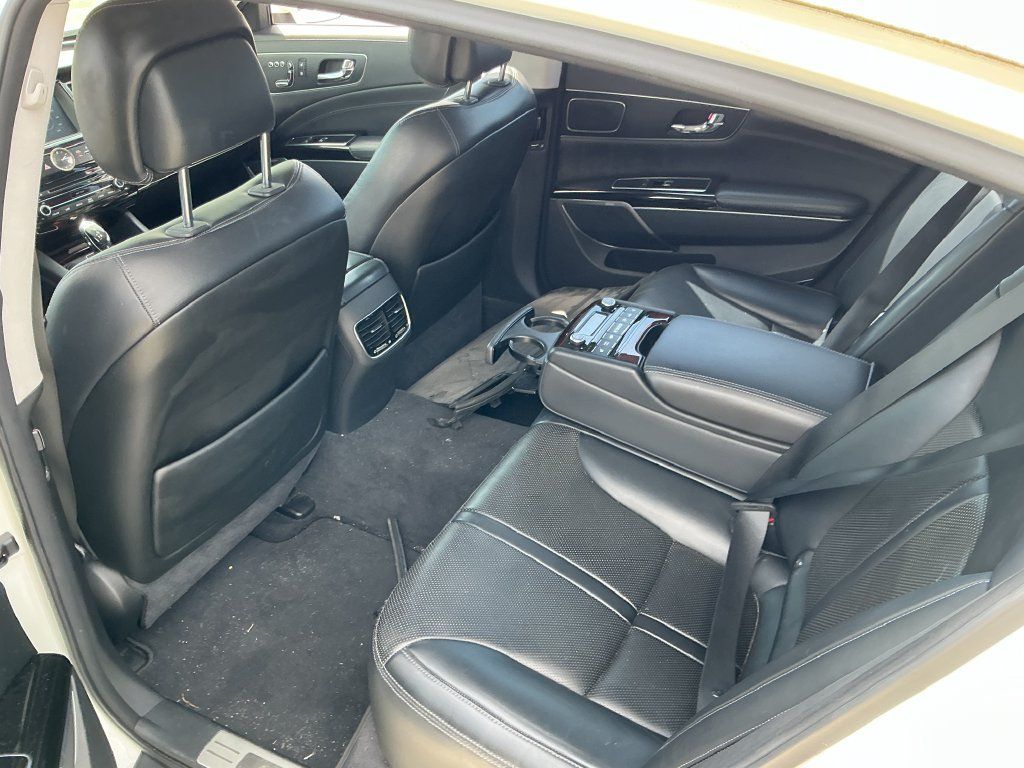 Used 2016 Kia K900 Luxury RWD image 8