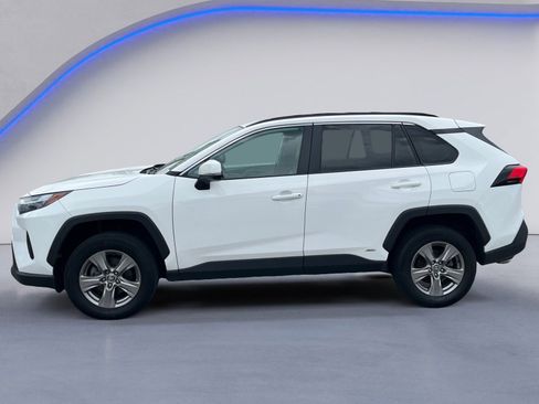 Used 2023 Toyota RAV4 XLE AWD/4WD image 3