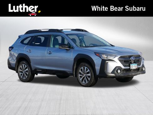Used 2025 Subaru Outback Premium image 1