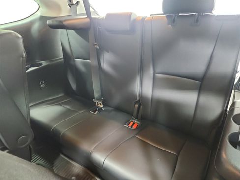 Used 2020 Toyota Highlander XLE image 35