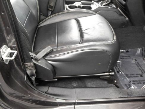 Used 2019 Jeep Wrangler Unlimited Sahara w/ Dual Top Group image 41