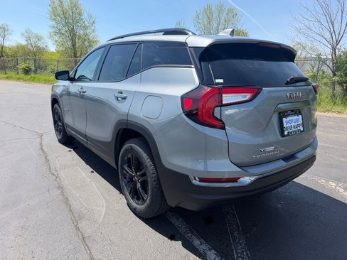 Used 2024 GMC Terrain AT4 w/ LPO, Floor Liner Package AWD/4WD image 9
