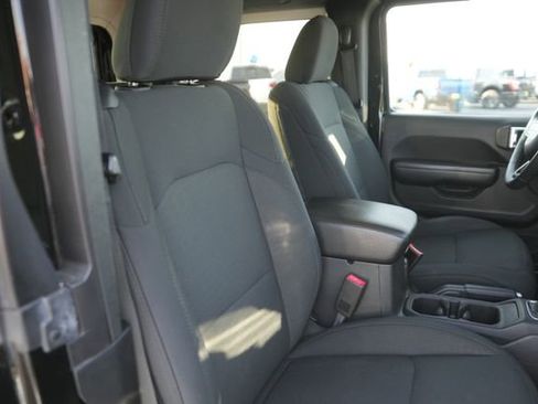 Used 2019 Jeep Wrangler Sport S image 15