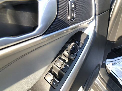 Used 2023 Ford Explorer XLT w/ Equipment Group 202A AWD/4WD image 13