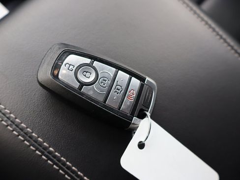 Used 2022 Ford Explorer XLT w/ Equipment Group 202A image 21