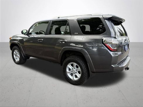 Used 2018 Toyota 4Runner SR5 AWD/4WD image 8