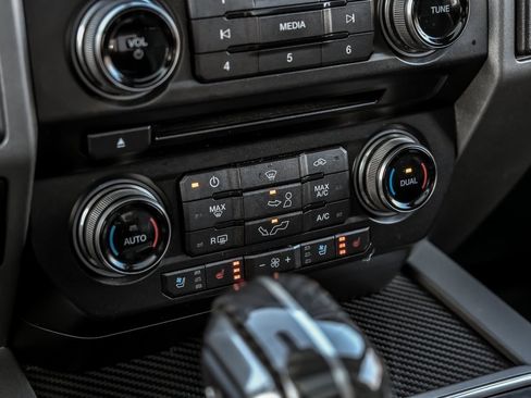 Used 2018 Ford F150 Raptor w/ Equipment Group 802A Luxury image 26