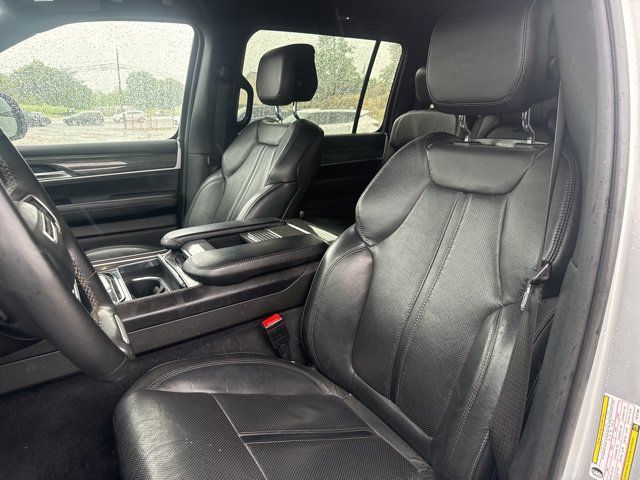 Used 2022 Jeep Wagoneer Series III AWD/4WD image 9