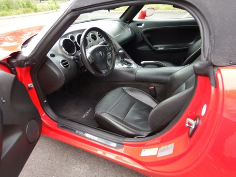 Used 2009 Pontiac Solstice GXP w/ Premium Package RWD image 13