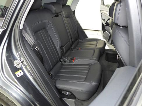 Used 2023 Audi Q5 2.0T Premium w/ Convenience Package AWD/4WD image 20