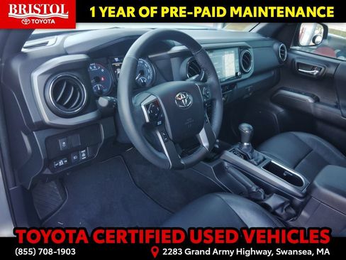 Used 2021 Toyota Tacoma TRD Sport w/ TRD Premium Sport Package AWD/4WD image 5