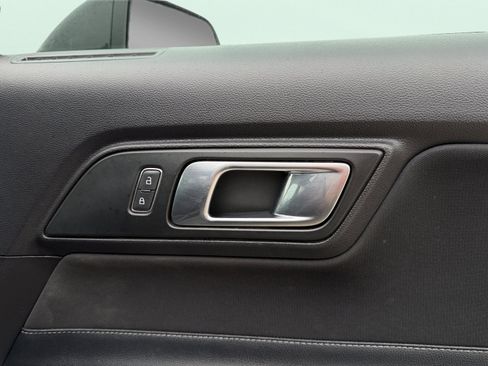 Used 2019 Ford Mustang Coupe image 36