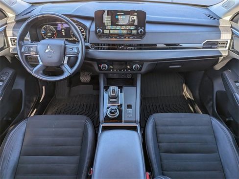 Used 2024 Mitsubishi Outlander FWD image 15