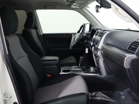 Used 2020 Toyota 4Runner SR5 AWD/4WD image 17