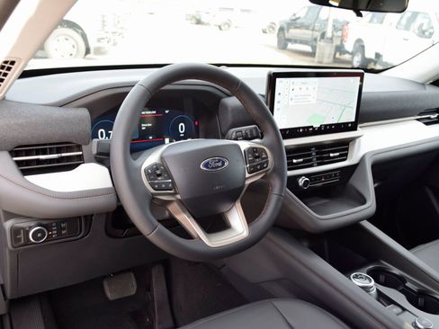 New 2026 Ford Explorer Active w/ Active Comfort Package image 17