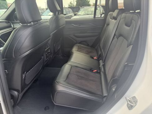 Certified 2023 Jeep Grand Cherokee Altitude AWD/4WD image 29