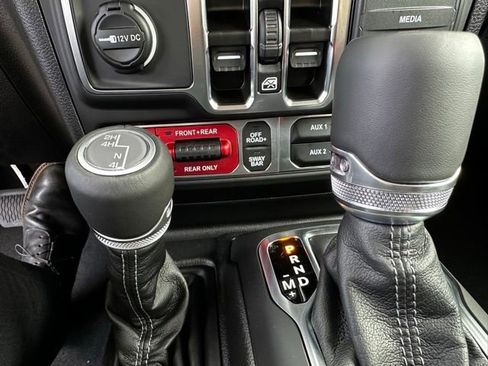 New 2025 Jeep Gladiator Rubicon w/ Convenience Group image 24