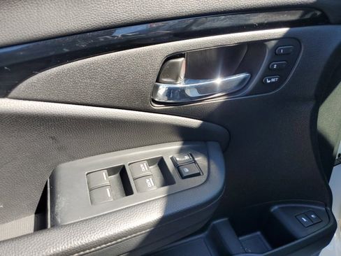 Used 2021 Honda Pilot Touring image 15