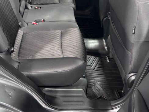Used 2018 Nissan Rogue S AWD/4WD image 24