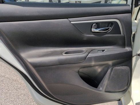Used 2017 Nissan Altima 2.5 SR w/ Midnight Edition Package FWD image 25